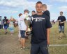 Jan Jensen med pokalen for 20 års deltagelse ved havnefestfodbolden